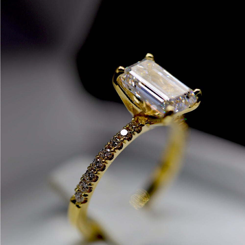 2.5 carat emeralds cut diamond ring